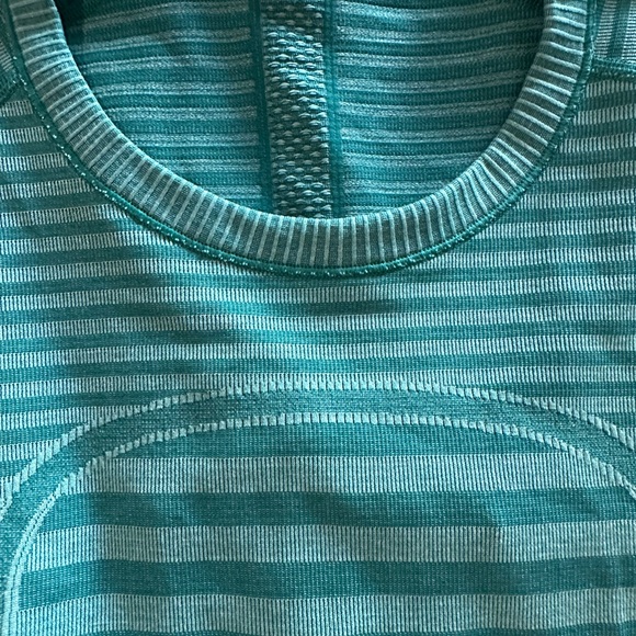 Used Ladies Lululemon Swiftly Tech Long Sleeve Teal Size 8 - Picture 2 of 5